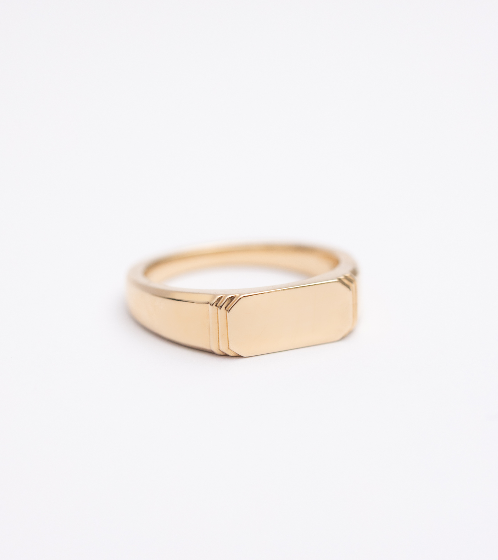 SIGNET RING
