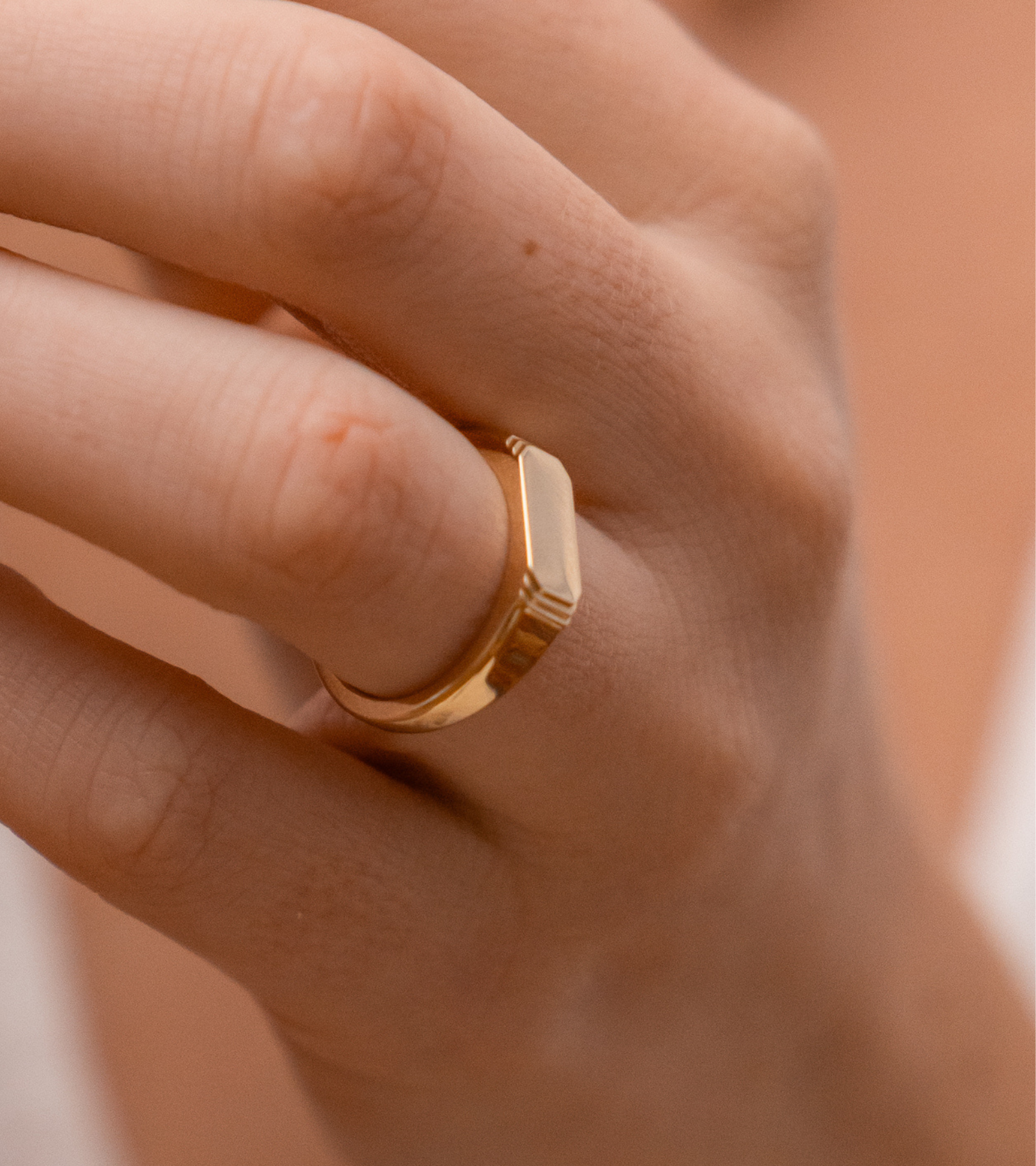 SIGNET RING