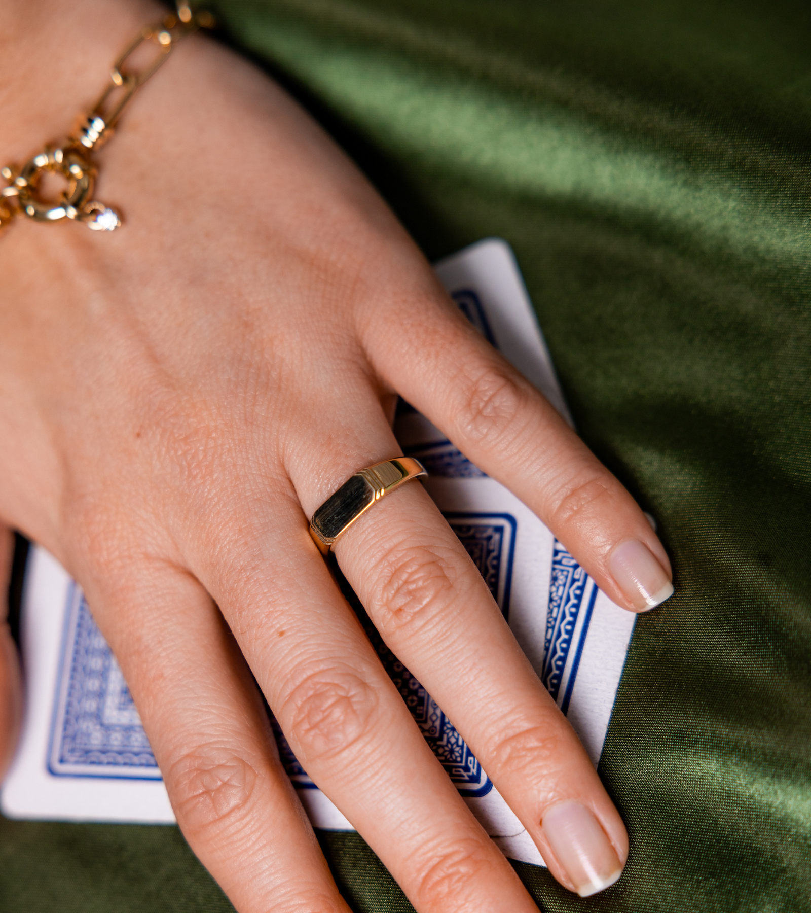 SIGNET RING