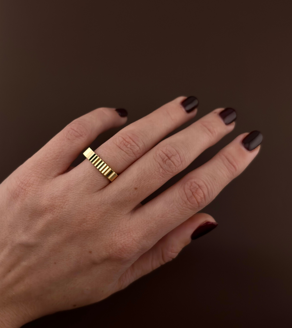Fluted Band